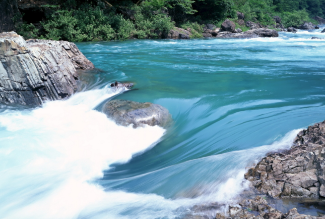 水質(zhì)監(jiān)測儀有效緩解水資源問題（水質(zhì)監(jiān)測儀實(shí)時監(jiān)測溶解氧、pH值、濁度）
